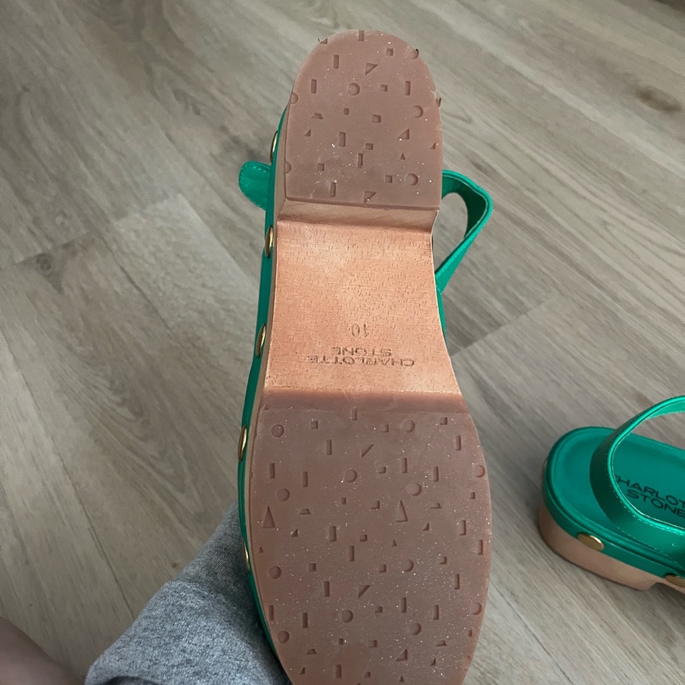 Charlotte Stone green clogs - Picture 2 of 5